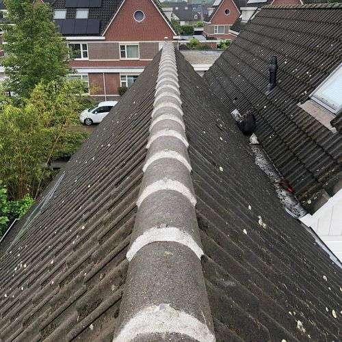 Dakinspectie Sint-Michielgestel aan de nokvorsten Dakinspectie Sint-Michielgestel aan de nokvorsten